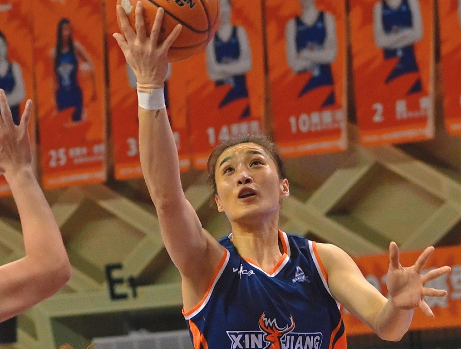 kaiyun-轰22+7！中国女篮32岁1米85悍将崛起：宫帅该带李梦最佳替身？